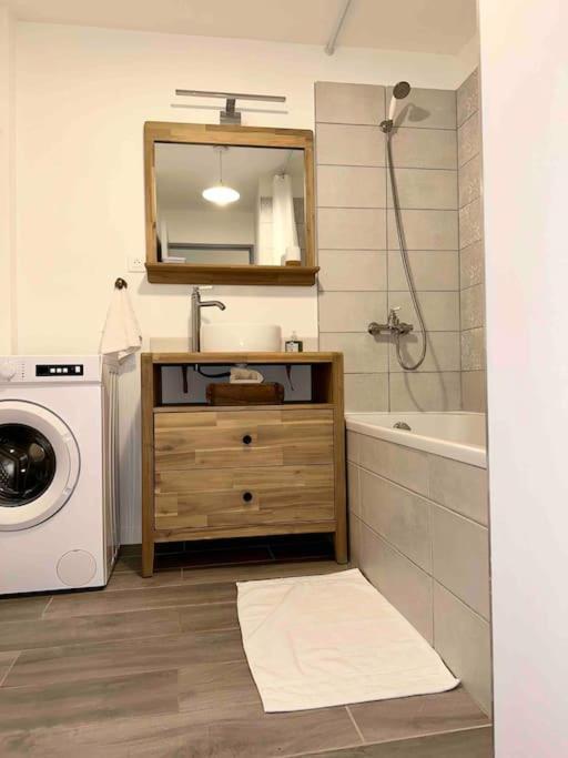 Lou Paseo : Appartement Brocante Centre Historique LʼIsle-sur-la-Sorgue Εξωτερικό φωτογραφία